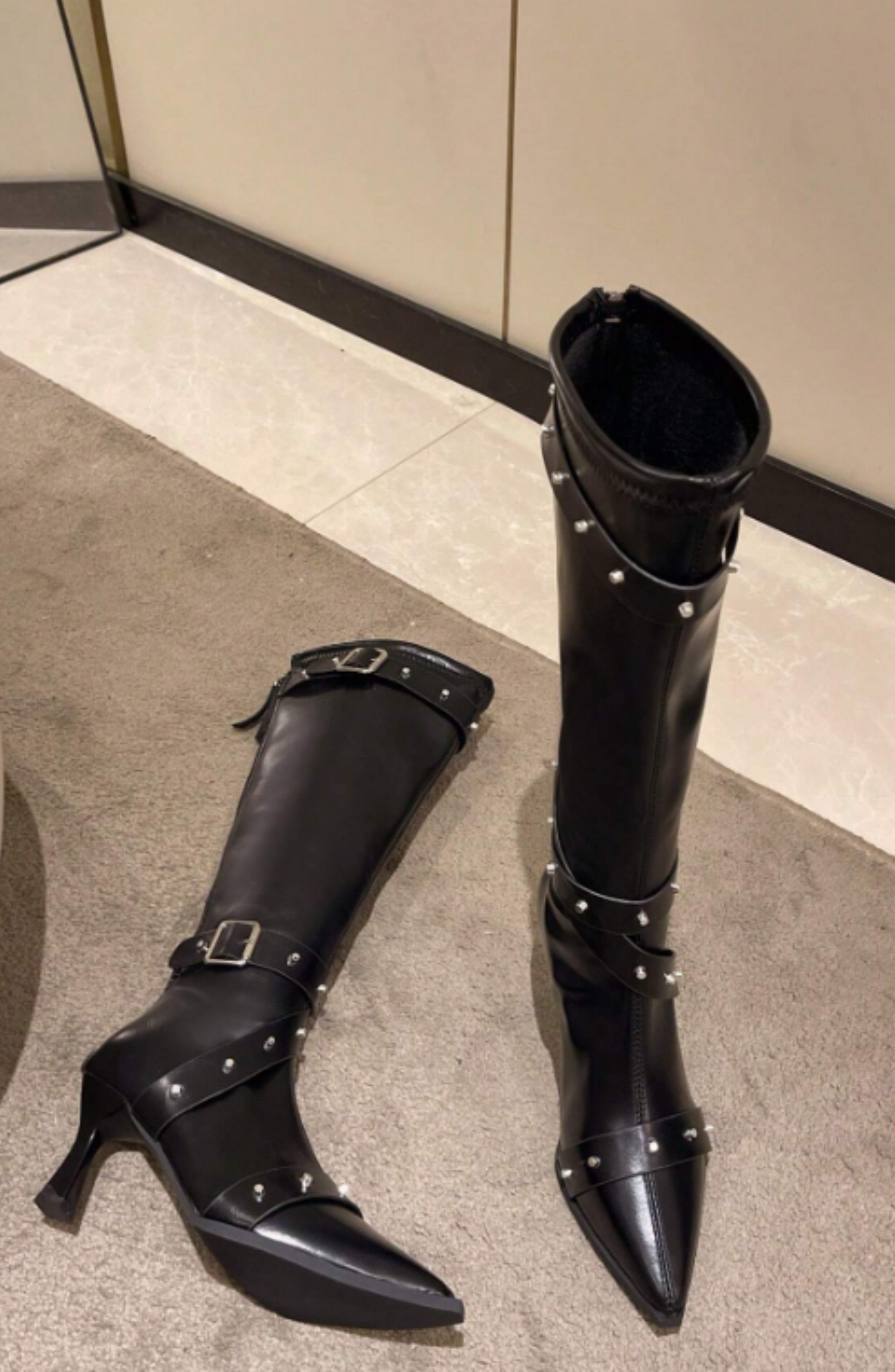 Chic Pointed Toe High Heel Boots