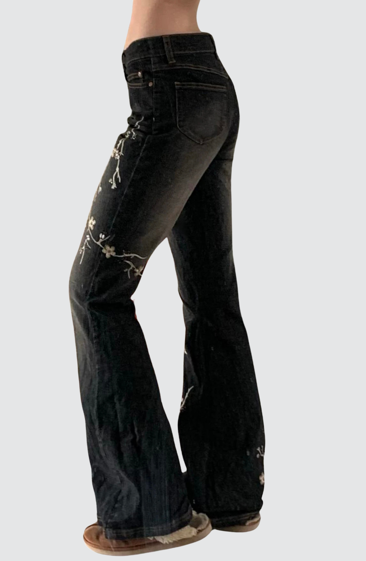 Jean évasé taille basse à broderie florale