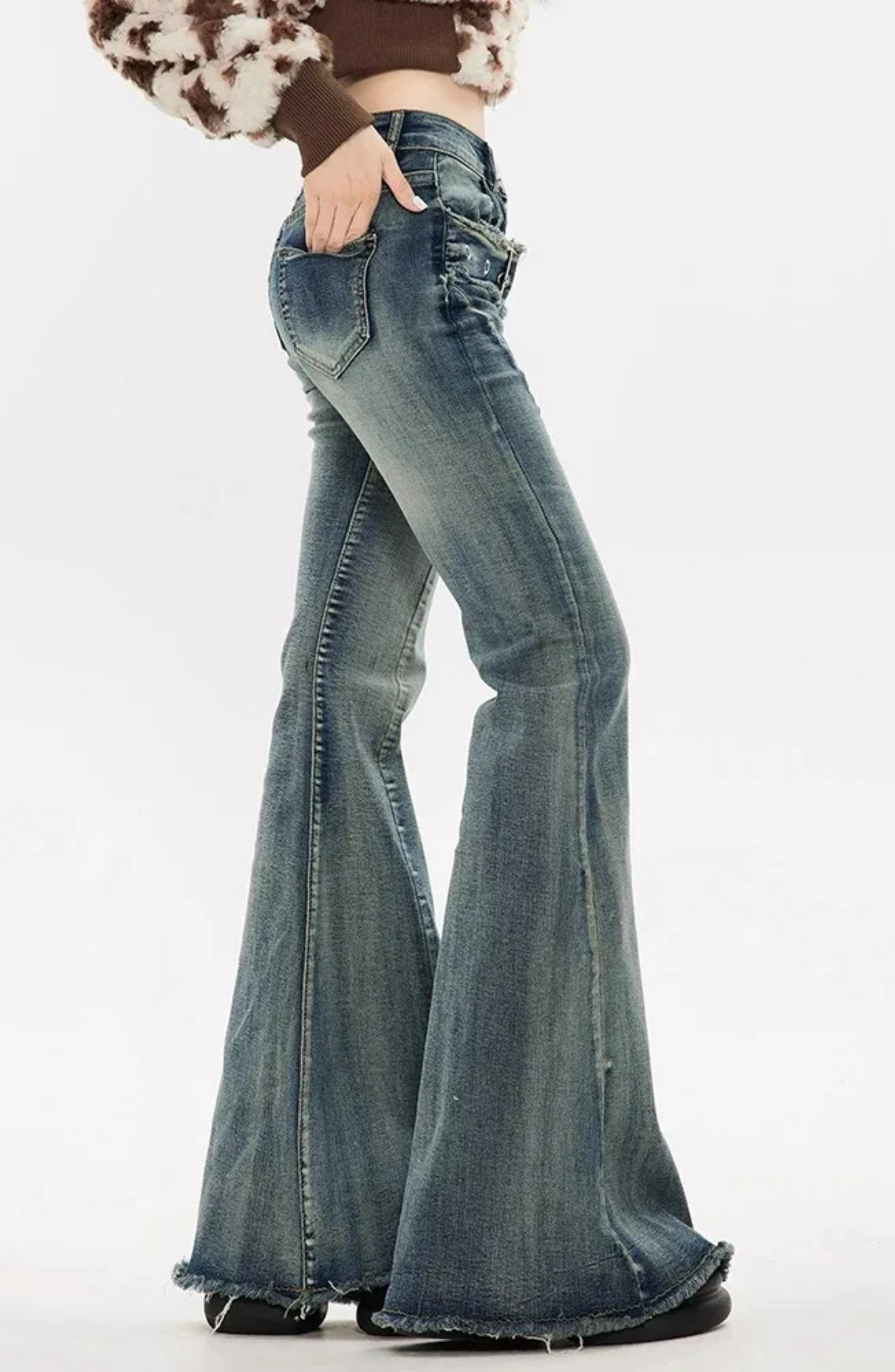 Jean évasé taille haute avec ceinture