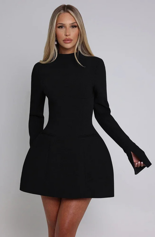 Rückenfreies, elegantes, ausgestelltes Minikleid