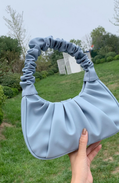 Modische Handtasche mit plissiertem Wolkenmuster