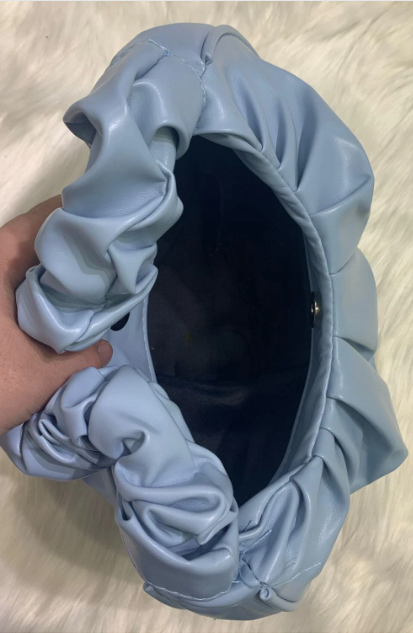Modische Handtasche mit plissiertem Wolkenmuster